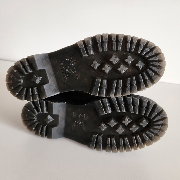 Dr. Martens Devon Flower Buckle Leather Platform Boots Khaki Green Leather 9 - Picture 7 of 10